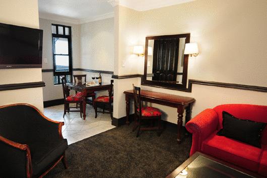 Court Classique Suite Hotel