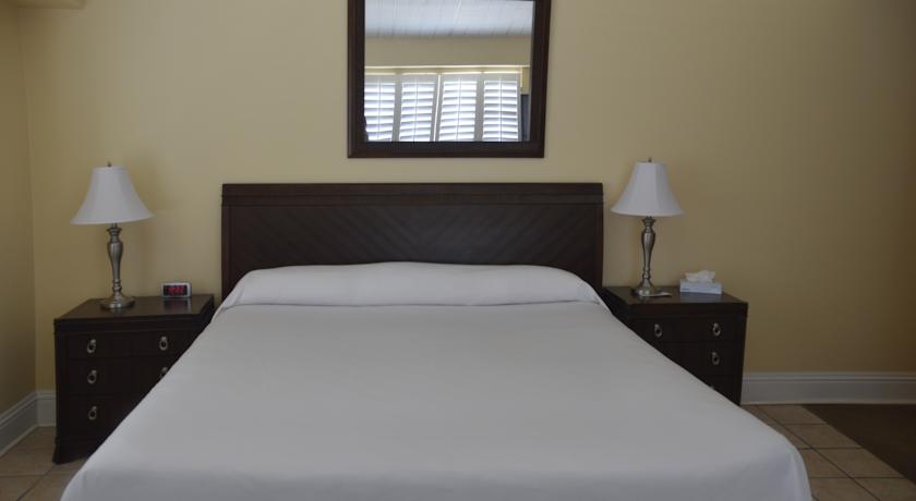 Naples Park Central Hotel