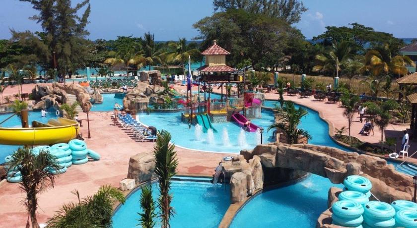 Jewel Runaway Bay Beach Resort & Waterpark