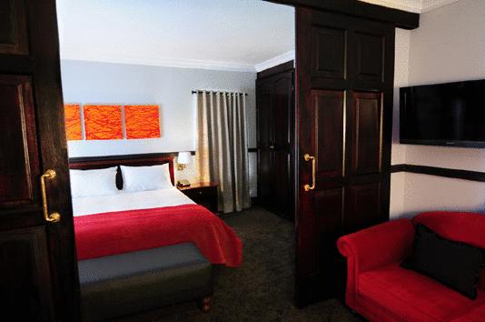 Court Classique Suite Hotel