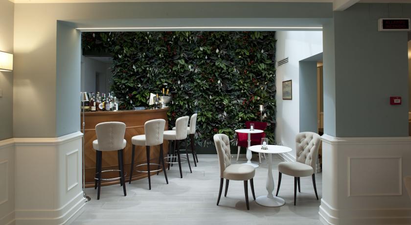 Hotel Riviera & Maximilian's