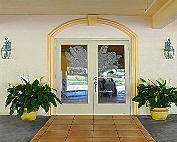 Naples Park Central Hotel