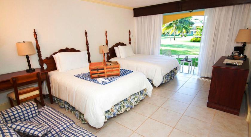 Jewel Runaway Bay Beach Resort & Waterpark