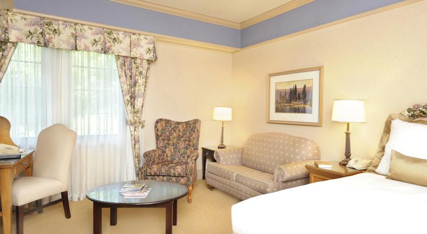 Old Mill Toronto Hotel