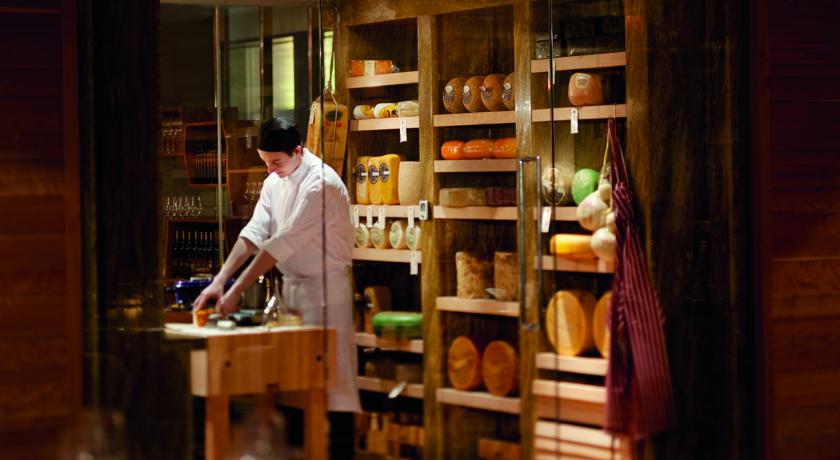 The Ritz-Carlton, Toronto