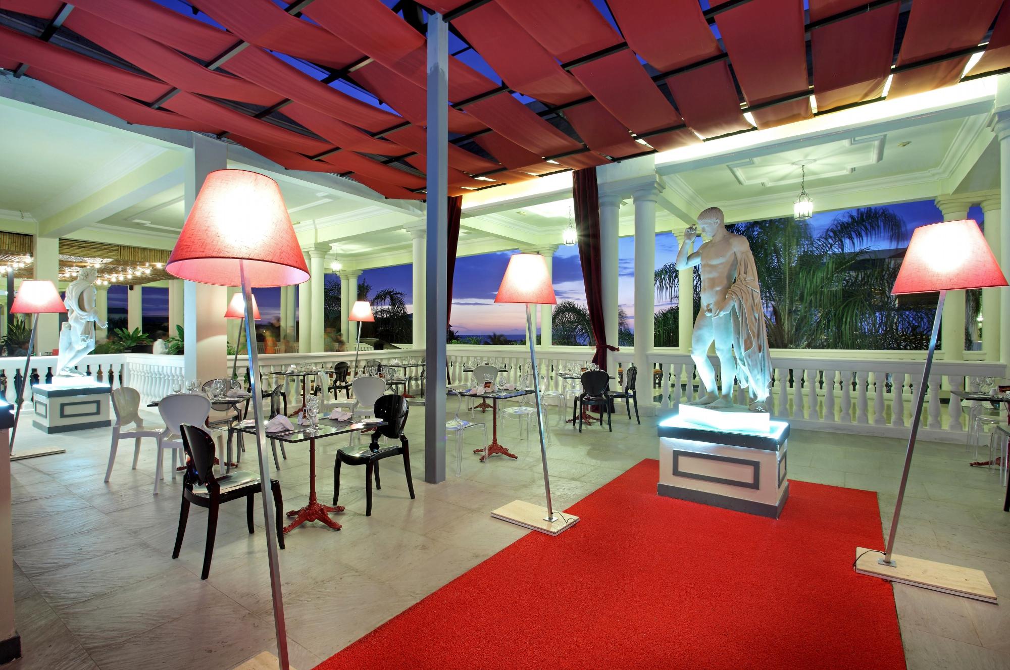 Grand Palladium Lady Hamilton Resort and Spa