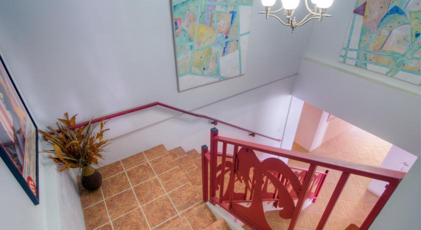 Fort Recovery Beachfront Villa & Suites