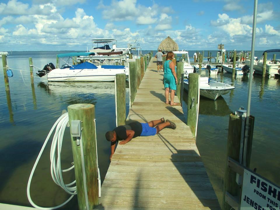 Jensen's Twin Palm Cottages and Marina