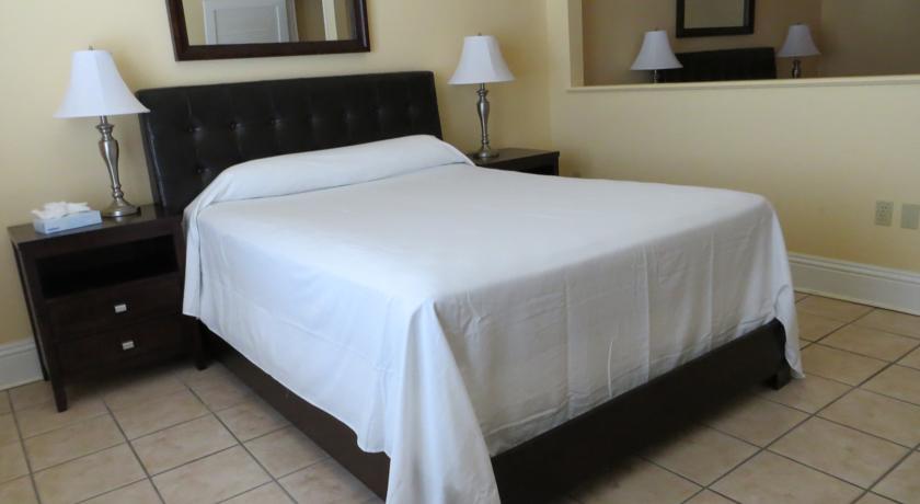 Naples Park Central Hotel