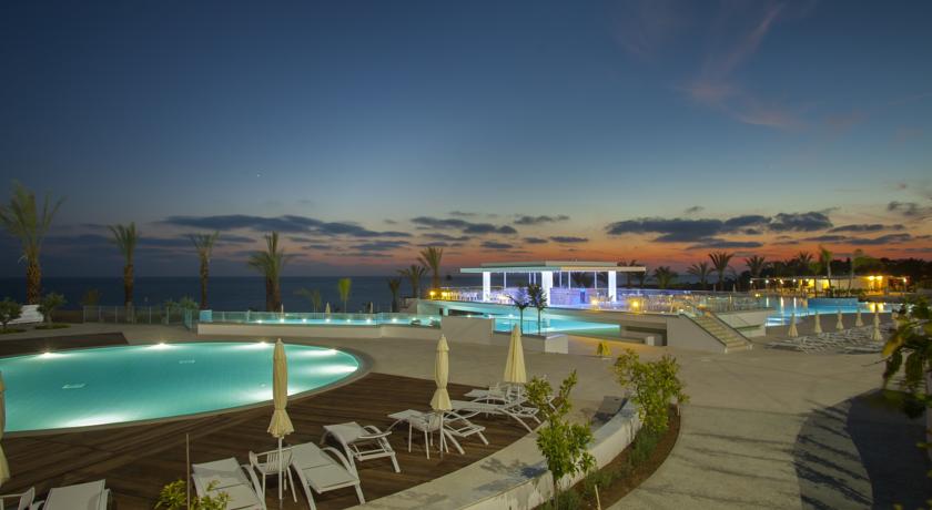 King Evelthon Beach Hotel & Resort