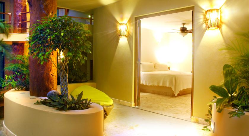 Maya Villa Condo Hotel & Beach Club