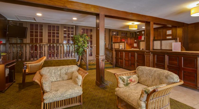 Olde Marco Island Inn & Suites