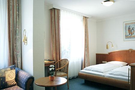 Hotel Kriemhild Am Hirschgarten