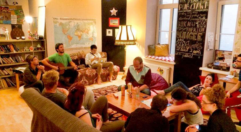 Cinnamon Sally Backpackers Hostel