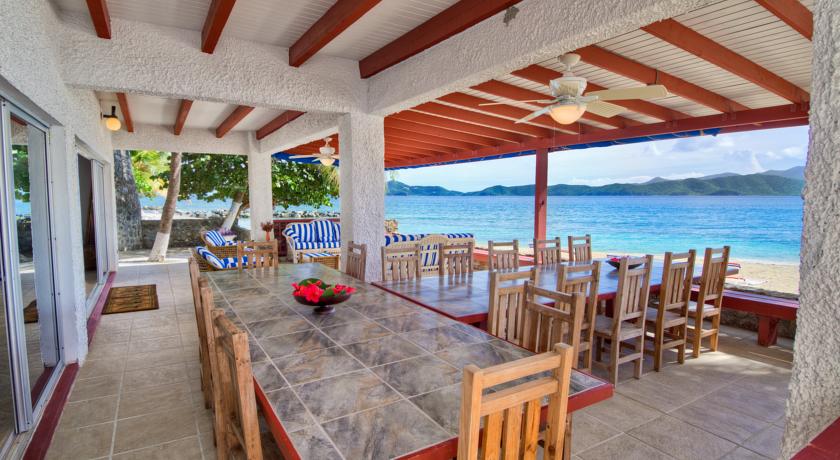 Fort Recovery Beachfront Villa & Suites