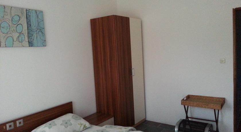 Guesthouse and Hostel Lika