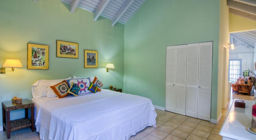 Fort Recovery Beachfront Villa & Suites