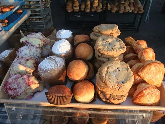 Art Is In Bakery