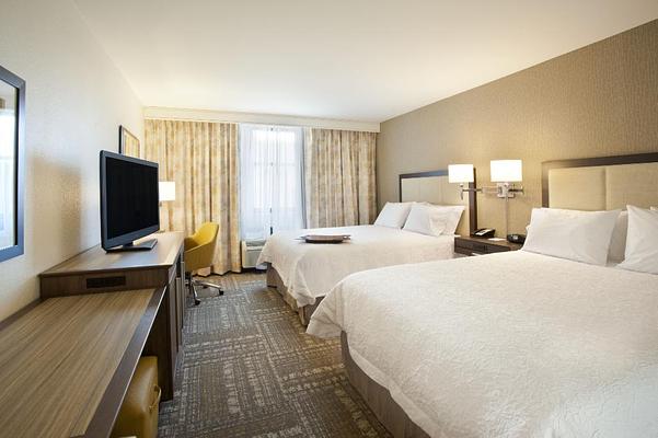 Hampton Inn & Suites Minneapolis/Downtown