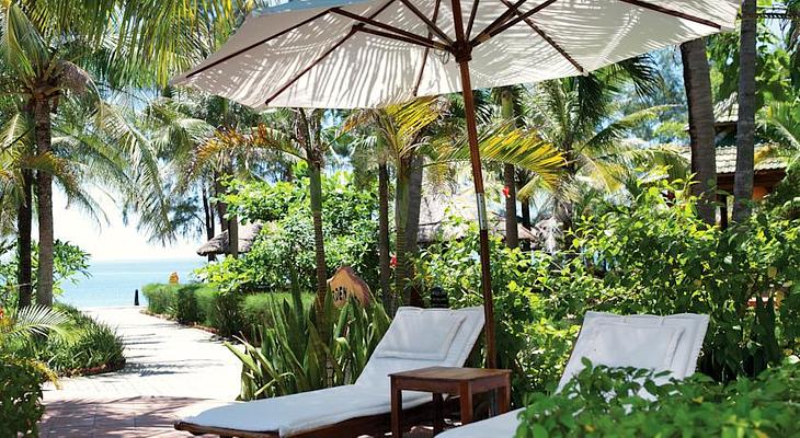 Lang Co Beach Resort
