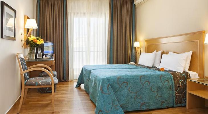 Plaka Hotel