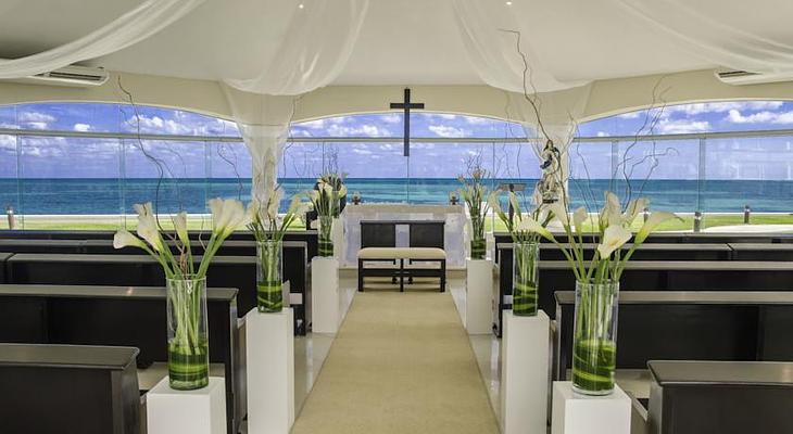 Beach palace cancun vs moon palace