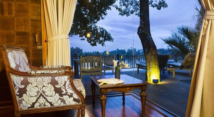 An Lam Retreats Saigon River