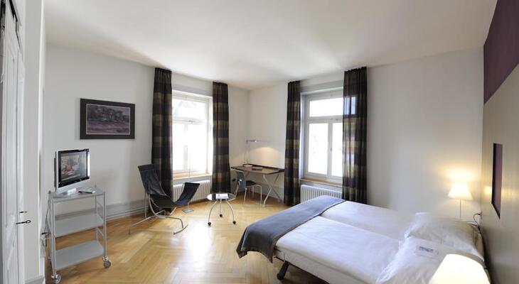 Alma Hotel