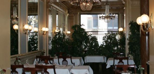 Cafe Lyrique