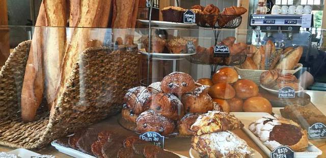 Blue Dog Bakery & Cafe