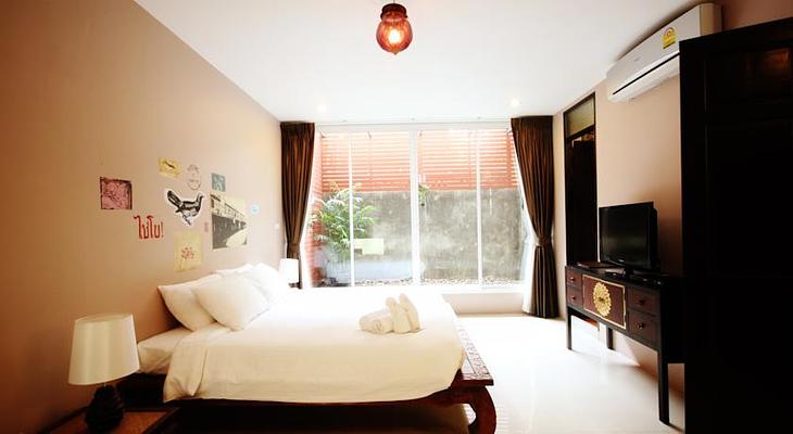 Feung Nakorn Balcony Rooms & Cafe