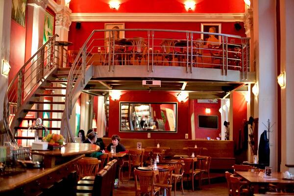 The Globe Bookstore and Cafe