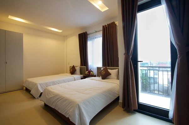 Poetic Hue Hotel