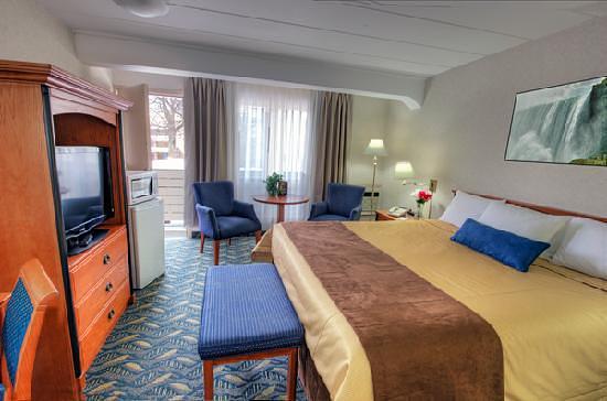 Travelodge by Wyndham Niagara Falls At the Falls