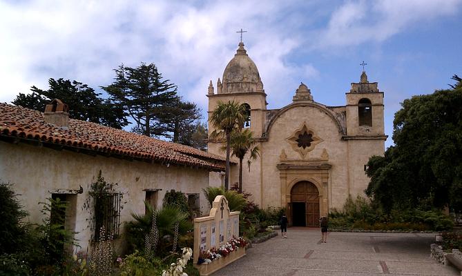 San Carlos Borromeo de Carmelo Mission