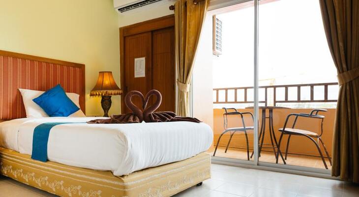 Thipurai Beach Hotel