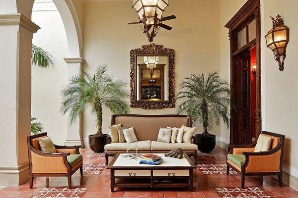 Casa Lecanda Boutique Hotel