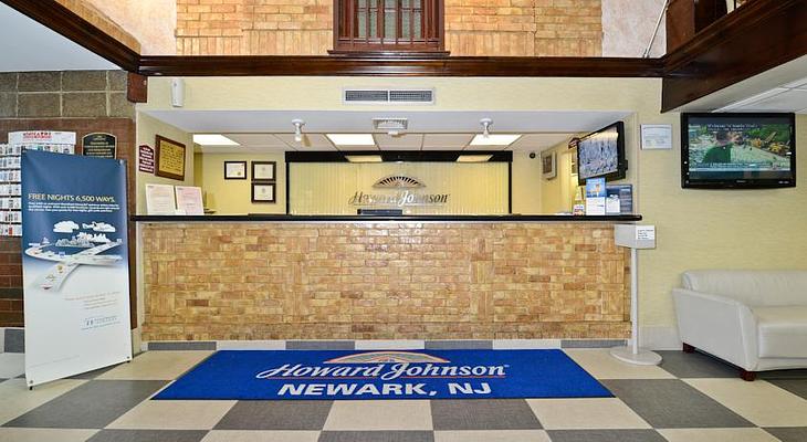 Howard Johnson Hotel by Wyndham Newark Airport