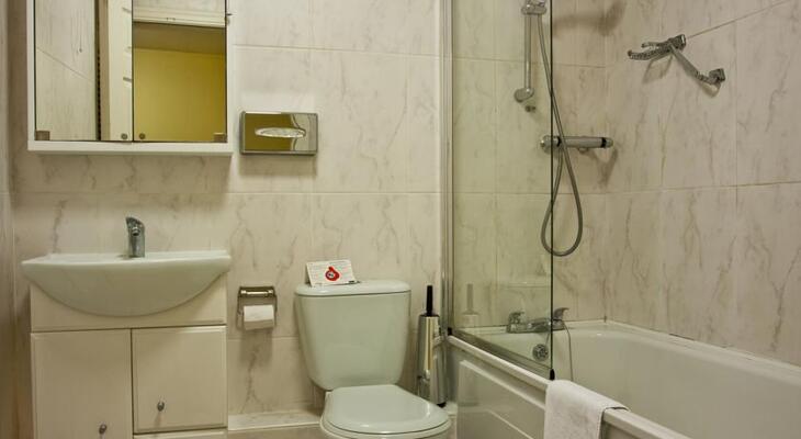 Hotel Isaacs Cork