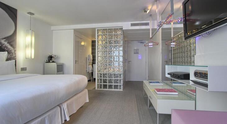 Kube Hotel
