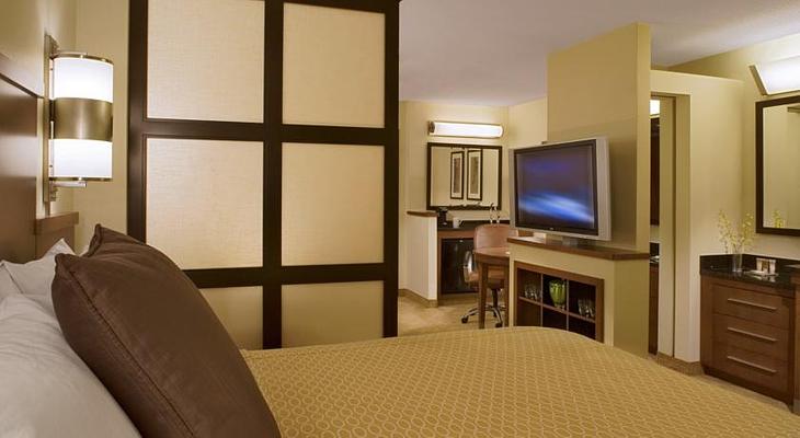 Hyatt Place Charlotte Airport/Lake Pointe