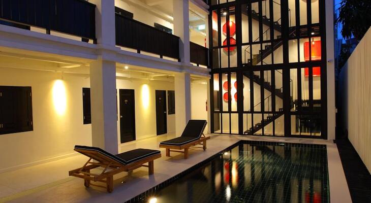 99 The Gallery Hotel