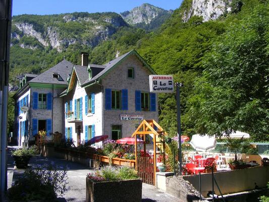 Auberge La Caverne