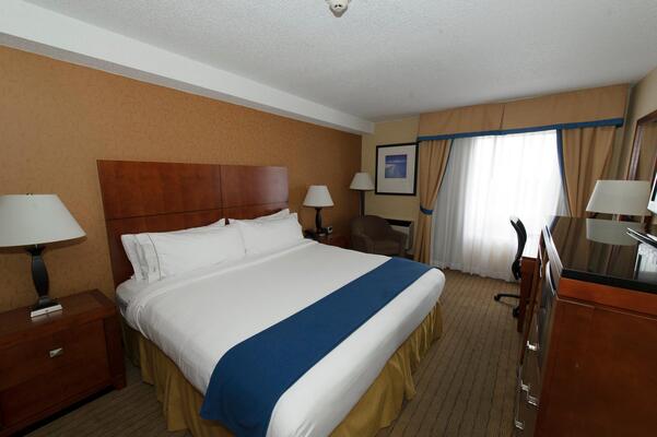 Allure Hotel & Suites