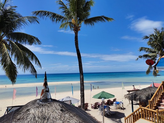 Yooneek Beach Resort