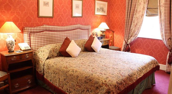 The Leonard Hotel