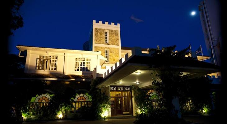 Protea Hotel Dar es Salaam Courtyard