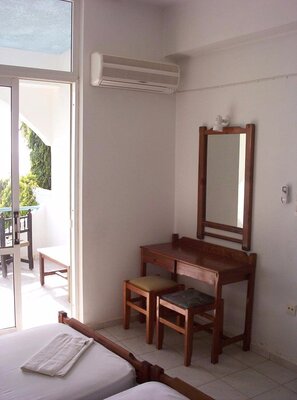 Pavlos' Place Triopetra Beach