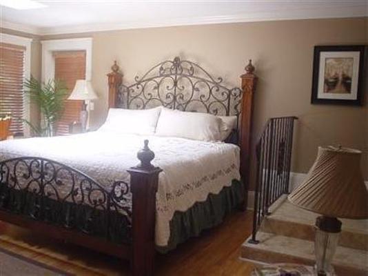 River Lily Inn Bed & Breakfast