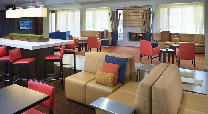 Courtyard by Marriott Indianapolis Airport